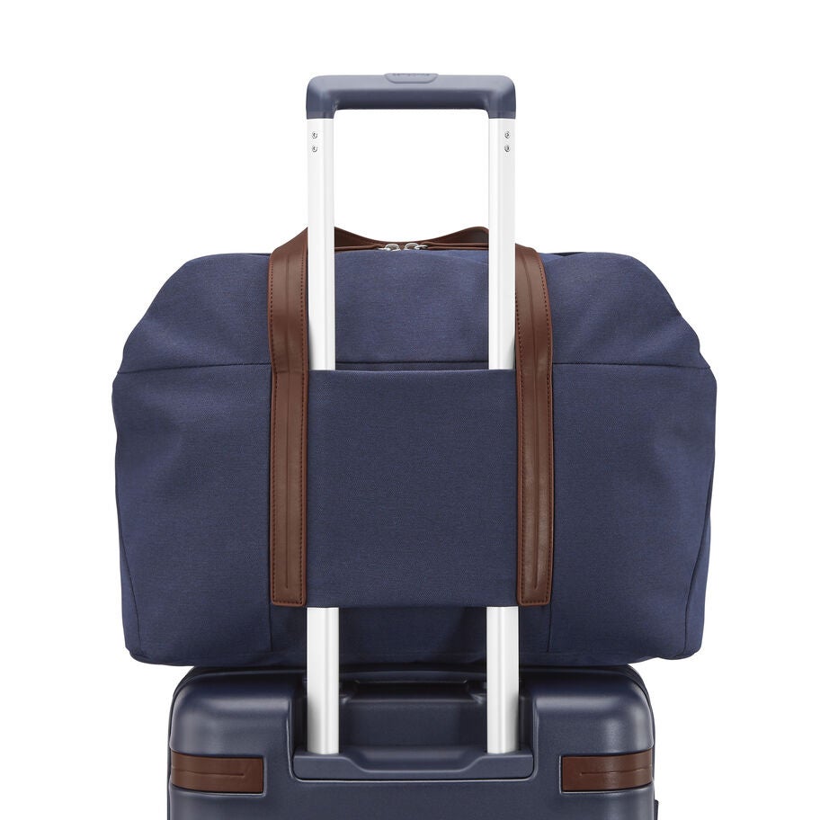 Virtuosa Weekender in the color Navy. image number 4